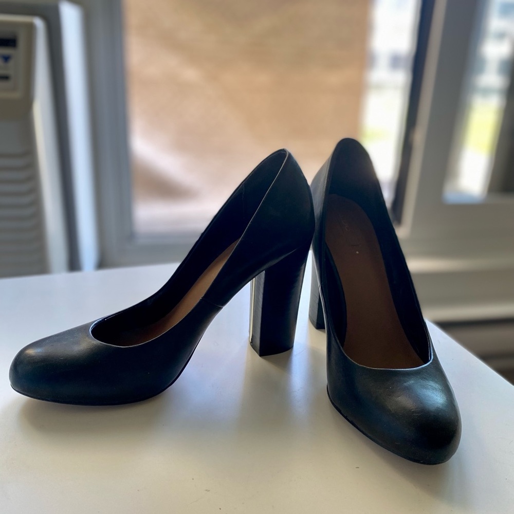 Black Aldo heels, size 7.5